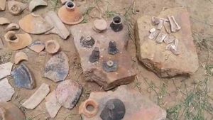 விழுப்புரத்தில் கிமு 3-ம் நூற்றாண்டு தமிழர்களின் முதுமக்கள் தாழிகள், மண் குடுவைகள் கண்டெடுப்பு 