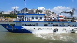 விவேகானந்தர் நினைவு மண்டபம் செல்ல 4 கோடி செலவில் சூப்பர் டூப்பர் படகு.. கோவாவிலிருந்து குமரி வருகை 