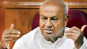 முன்னாள் பிரதமர் தேவ கவுடாவுக்கு...கர்நாடகா அரசு வழங்கி இருக்கும்...ரூ. 60 லட்சம்  வால்வோ கார்!! 