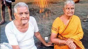 பசங்கதான் அப்படின்னா.. பெண் பிள்ளைகளுக்குமா நெஞ்சில் ஈரம் இல்லை.. கோவை தம்பதிக்கு நேர்ந்த கொடுமை 