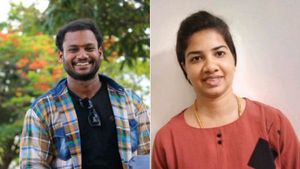 கர்ப்ப பையில் நீர் கட்டி.. ஜிம்முக்கு போன மதுரை பெண் செய்த காரியம்.. இடிந்து போன காதல் கணவர்! 