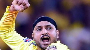 ரகிட ரகிட.. தமிழ் மக்களோட ராஜாவா நாங்க வாழுறோம்.. கண்டிப்பா ஐபிஎல்லை ஆளுவோம்- ஹர்பஜன் ட்வீட் 
