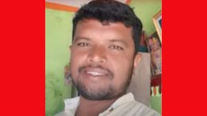 ஒசூர் அருகே பாஜக பிரமுகர் ஓட ஓட வெட்டி படுகொலை.. மகன் பிறந்தநாளன்று சோகம் 