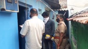 மதுரை.. அவசர திருமணத்தால் வந்த வினை.. கூடுதல் வரதட்சிணை கேட்டு மனைவிக்கு தீ வைத்த கணவன்!