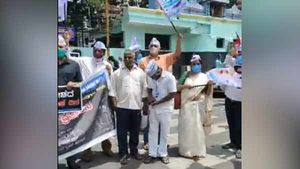 கர்நாடகாவில் விவசாயிகள் ஆவேச போராட்டம்.. பெங்களூரிலும், நெடுஞ்சாலைகளிலும் போக்குவரத்து ஸ்தம்பிப்பு 