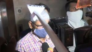 நடிகர் சுஷாந்த் சிங் மரணம்.. நடிகை ரியாவின் சகோதரர் அதிரடியாக கைது.. பரபர தகவல் 