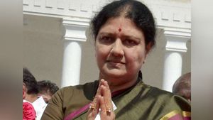 ஆர்டிஐ சட்டத்தின் கீழ் என்னை பற்றிய தகவல்களை அளிக்கக் கூடாது- சசிகலா மனு 