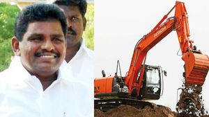 ஹிட்டாச்சி மெஷின் வாங்கி கொடுத்த அண்ணாச்சி... மகிழ்ச்சியில் மணப்பாடு மீனவ மக்கள்..! 