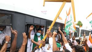 தேனியில் காங்கிரஸ் பேரணிக்கு தடை விதித்த போலீஸ்... கைது செய்யப்பட்ட கே.எஸ்.அழகிரி..! 
