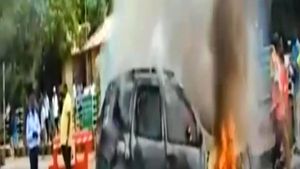 திண்டுக்கல், வேலூரில் ஓடும் கார்களில் திடீர் தீ - 7 பேர் அதிர்ஷ்டவசமாக உயிர் தப்பினர்! 
