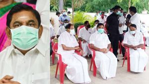 பந்தலில் அமர்ந்து ஆறுதல் கூற வருபவர்களை சந்திக்கும் முதல்வர்... மதியம் மட்டும் சிறிது நேரம் ஓய்வு..!