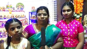 ஆன்லைன் வகுப்பு, விநாயகருக்கு மாஸ்க் , கூடவே வெங்காயம்.... களைகட்டிய கடைசி நாள் நவராத்திரி..! 