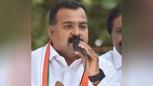 பெண்மையை இழிவுபடுத்தியதற்காக சுப்பையாவுக்கு கொடுக்கப்படும் பரிசா... மாணிக்கம் தாகூர் கேள்வி 