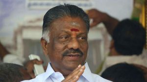  புயலா? புஸ்வானமா? தேனியில் இருந்து சென்னைக்கு புறப்பட்டார் ஓபிஎஸ்- நாளை மறுநாள் க்ளைமாக்ஸ்! 