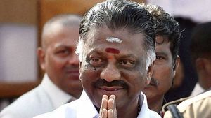ஓயாத பஞ்சாயத்து...பெரியகுளம் பண்ணை வீட்டில் முகாமிட்ட ஓபிஎஸ் - ஆதரவாளர்களுடன் ஆலோசனை 