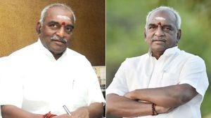 Exclusive: எடப்பாடி பழனிசாமி நல்ல பெர்ஃபார்மர்... பாராட்டுப்பத்திரம் வாசிக்கும் பொன்.ராதாகிருஷ்ணன்
