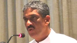 பிரபாகரனின் மகன் பாலச்சந்திரன் கூட புலிகளின் சிறார் படை தளபதி தெரியுமா?கூசாமல் பொன்சேகா பொய் 