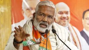 சீனா, பாகிஸ்தானுடனான யுத்தத்துக்கு பிரதமர் மோடி நாள் குறித்துவிட்டார்..உ.பி. பாஜக தலைவர் பரபர பேச்சு