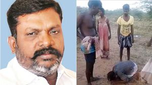 கயத்தாறு அருகே  ஆடு மேய்ந்ததற்காக தலித்தை காலில் விழவைத்த கொடூரம்- வீடியோ வெளியிட்ட திருமாவளவன்
