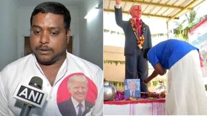 அமெரிக்கா அதிபர் டிரம்ப்-க்கு சிலை அமைத்து வழிபாடு நடத்திய தீவிர தெலுங்கானா பக்தர் மாரடைப்பால் மரணம்
