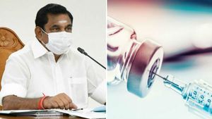 தமிழகத்தில் அனைவருக்கும் இலவசமாக கொரோனா தடுப்பூசி.. அரசே வழங்கும்.. முதல்வர் அதிரடி அறிவிப்பு