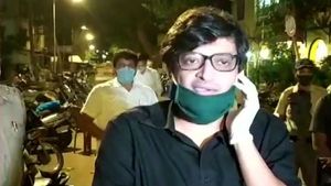 தலை முடியைப் பிடிச்சு...  அப்படியே கொத்தா தூக்கிட்டுப் போனாங்க.. அர்ணாப் ஆதரவாளர்கள் குமுறல்! 
