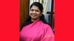  கலக்குகிறார் கனிமொழி.. 