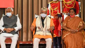 பீகார்: நிதிஷ்குமார் வசம் உள்துறை; நிதி அமைச்சராக பாஜகவின் தர்கிஷோர் பிரசாத்! 