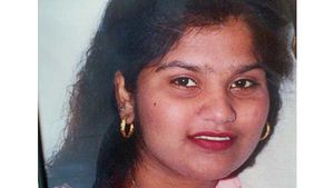 6 ஆண்டுகளுக்கு முன் ஆசிடில் முக்கி நர்ஸ் கொலை.. துப்பு கிடைக்காமல் அவதியுறும் ஆஸி. போலீஸ் 