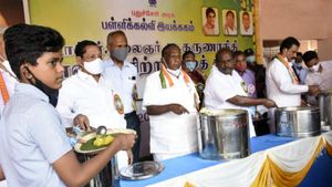 புதுச்சேரியில் துவங்கியது கருணாநிதி பெயரில் காலை சிற்றுண்டி திட்டம்.. முதல்வர் நாராயணசாமி அசத்தல் 