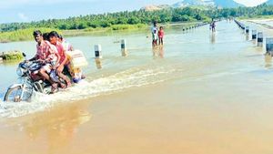 ஆந்திரா அம்மம்பள்ளி அணையில் இருந்து நீர் திறப்பு- திருவள்ளூரில் கொசஸ்தலை ஆற்றில் வெள்ள அபாயம் 