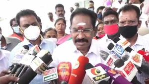 எங்க ஊரு மருமகள் பிரேமலதா.. விஜயகாந்த் ஓடியாடி விளையாடிய இடங்கள் எல்லாம்.. செல்லூர் ராஜூ கலகல! 