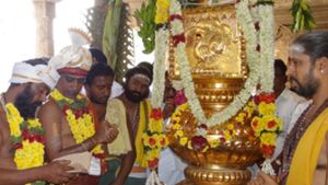 களைகட்டிய முருகன் கோவில்கள்.. கொடியேற்றம், காப்பு கட்டுதலுடன் தொடங்கியது கந்த சஷ்டி விழா 
