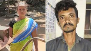 சும்மாவே இருக்கிறது இல்லை.. அதான் டூவீலரில் கூட்டிட்டு போய்.. வெலவெலக்க வைத்த கலையரசி