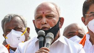 கர்நாடக இடைத் தேர்தல்கள்: தோற்றால் பாஜகவுக்கு நஷ்டமில்லை.. எடியூரப்பாவுக்குத்தான் பெரிய சிக்கல் 