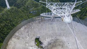 விண்வெளி ஆராய்ச்சியின் கிங்.. உடைந்து நொறுங்கிய The Arecibo தொலைநோக்கி.. 3 நிமிடத்தில் சின்னாபின்னம்