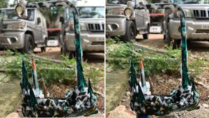 250 மில்லி கிராம் தங்கத்தில் பனி மலை, கிறிஸ்மஸ் குடில்- அசத்திய கோவை ராஜா 