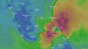 பாம்பனை நெருங்கிய புரேவி புயல்- பல மாவட்டங்களில் கனமழை- இன்று இரவு அல்லது அதிகாலை கரையை கடக்கிறது 