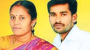  டீச்சரை பின்னாடியே துரத்தி சென்று.. கலெக்டர் ஆபீஸ் வாசலிலேயே... அலறிய ராமநாதபுரம்