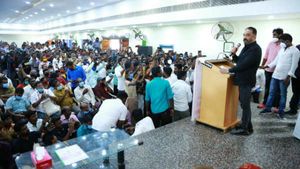 நாங்கள் கையில் எடுத்திருப்பது மாற்று அரசியல்.. போர்க் குண அரசியல் அல்ல.. கமல்ஹாசன் விளக்கம் 