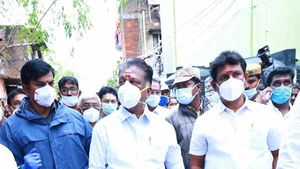 12 கிராம மக்களின் நெடுநாள் கனவு.. விவசாயிகள் வைத்த கோரிக்கை.. நிறைவேற்றிய ஓபிஎஸ் 