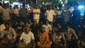புதுச்சேரியின் பல இடங்களில் இரவு முழுக்க மின் தடை.. மக்கள் போராட்டம்.. போக்குவரத்து பாதிப்பு 