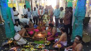 அரசியல் ஏற்பாடு ஜோர்.. திருவண்ணாமலை அருணகிரி நாதர் கோவிலில் ரஜினிகாந்த் அண்ணன் சிறப்பு யாகம் 