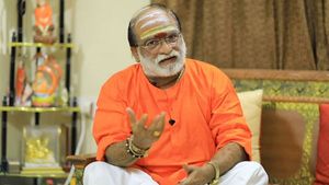 ஐயப்பன் பாடல்களை பாடும் வீரமணி ராஜூவுக்கு 2021ஆம் ஆண்டுக்கான ஹரிவராசனம் விருது - கேரளா அறிவிப்பு 