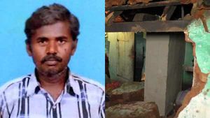 மழையால் வீட்டின் மீது இடிந்து விழுந்த பள்ளியின் சுற்று சுவர்... நேர்ந்த சோகம்! 