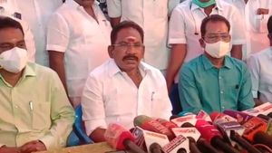 ரேஷன் கடைகளில் கைரேகை வைக்காமல் பொருட்கள் வழங்கப்படுமா.. அமைச்சர் பதில் 