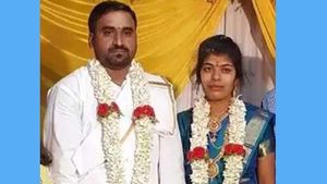 திடீரென மேடையை விட்டு தலைதெறிக்க ஓடிய மாப்பிள்ளை.. அப்பறம் நடந்ததுதான் ட்விஸ்ட்டே..! 