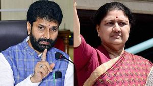 சசிகலா ரிட்டன்.. பெருசாத்தான் குறி வச்சிருக்கு பாஜக.. சிடி ரவி சொல்வதை பாருங்க 