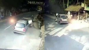  நன்னிலம் அருகே அதிவேகமாக மோதிய கார்.. தூக்கி எறியப்பட்ட முதியவர் - சிசிடிவி காட்சி