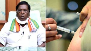 புதுச்சேரியில் கொரோனா தடுப்பூசி வழங்கும் பணிகள் தொடக்கம்.... முதல்வர் நாராயணசாமி தொடங்கி வைத்தார்